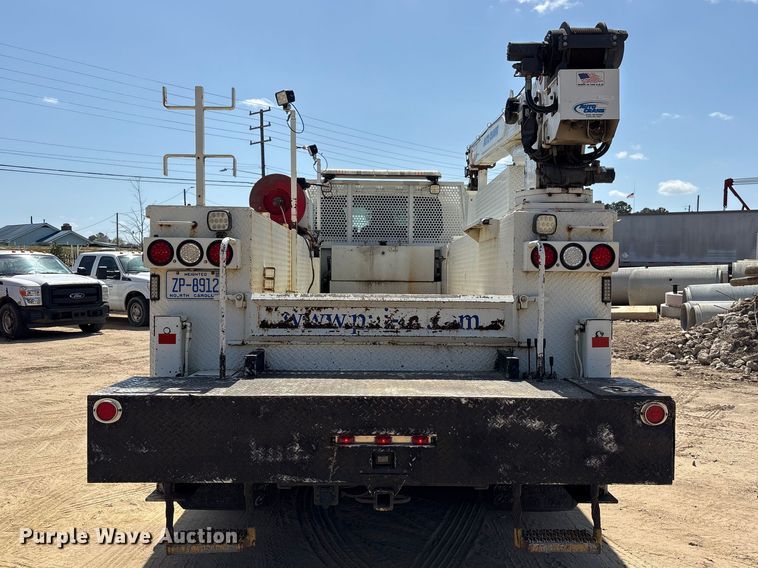 image for item EU0509 2005 International 4300 utility / service truck