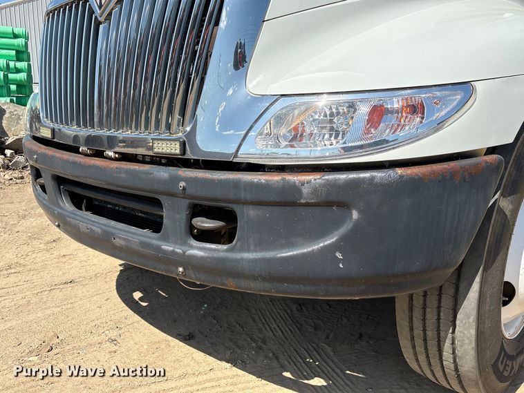 image for item EU0509 2005 International 4300 utility / service truck