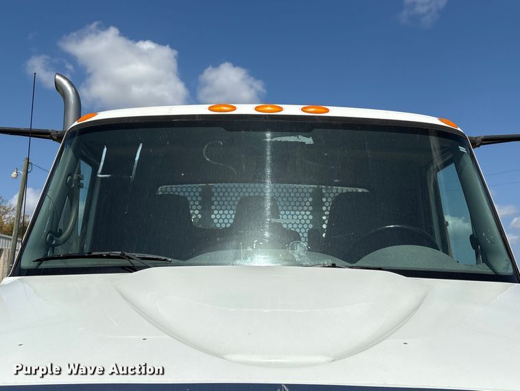 image for item EU0509 2005 International 4300 utility / service truck