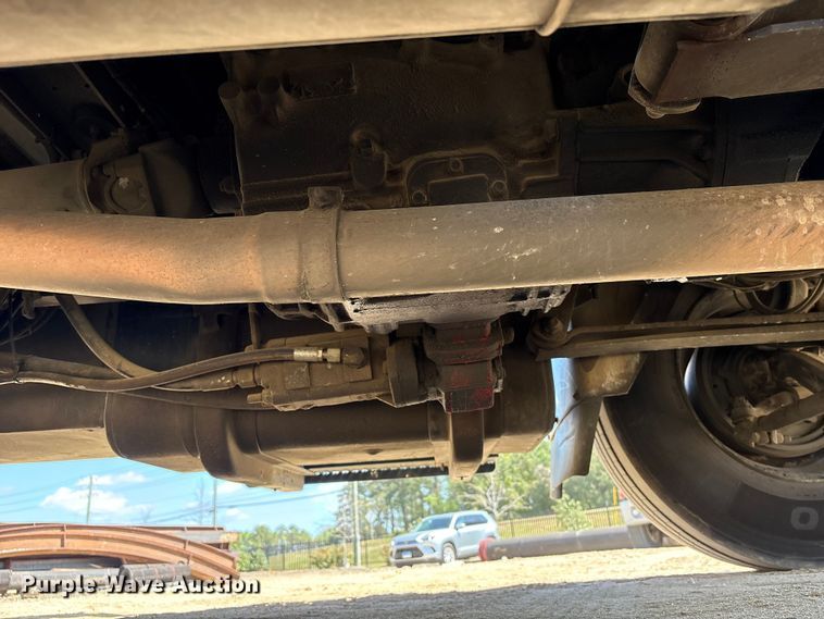 image for item EU0509 2005 International 4300 utility / service truck