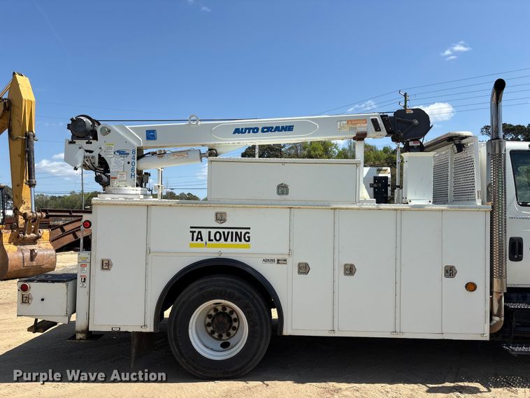 image for item EU0509 2005 International 4300 utility / service truck