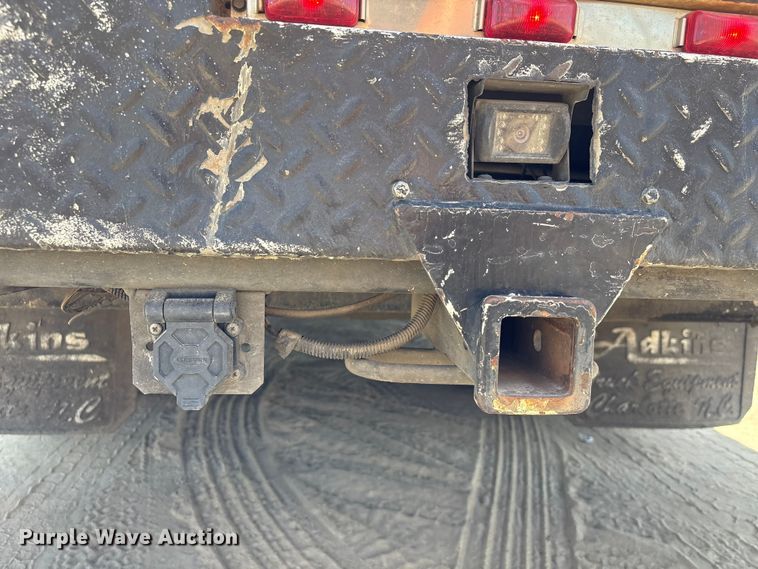 image for item EU0509 2005 International 4300 utility / service truck