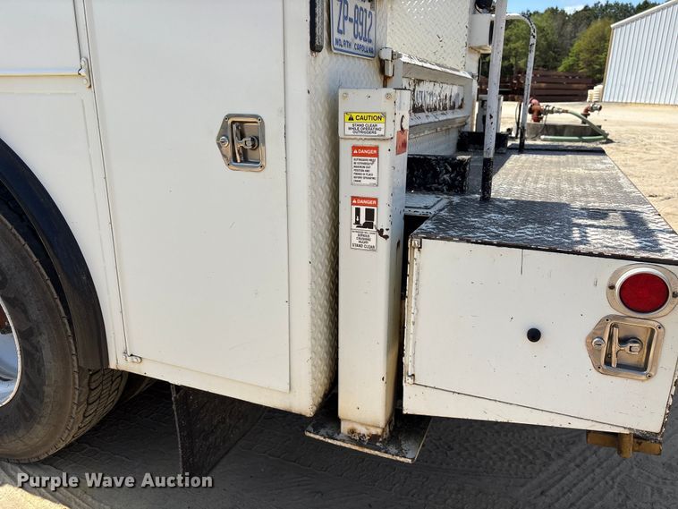 image for item EU0509 2005 International 4300 utility / service truck