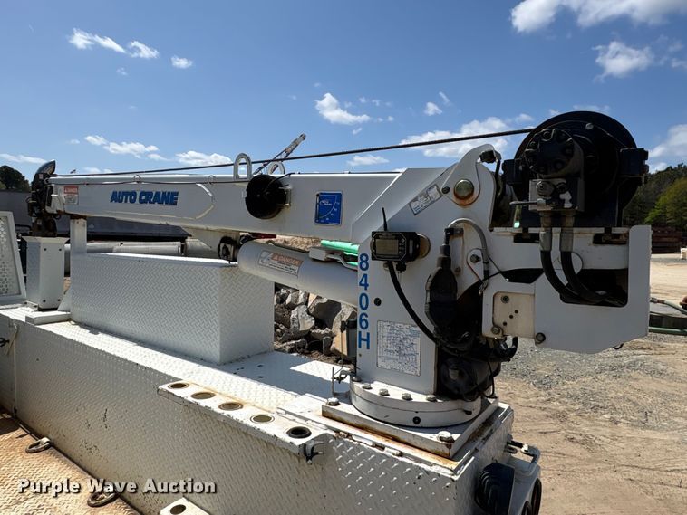 image for item EU0509 2005 International 4300 utility / service truck