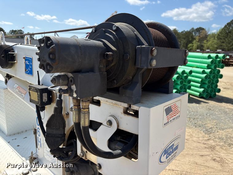 image for item EU0509 2005 International 4300 utility / service truck