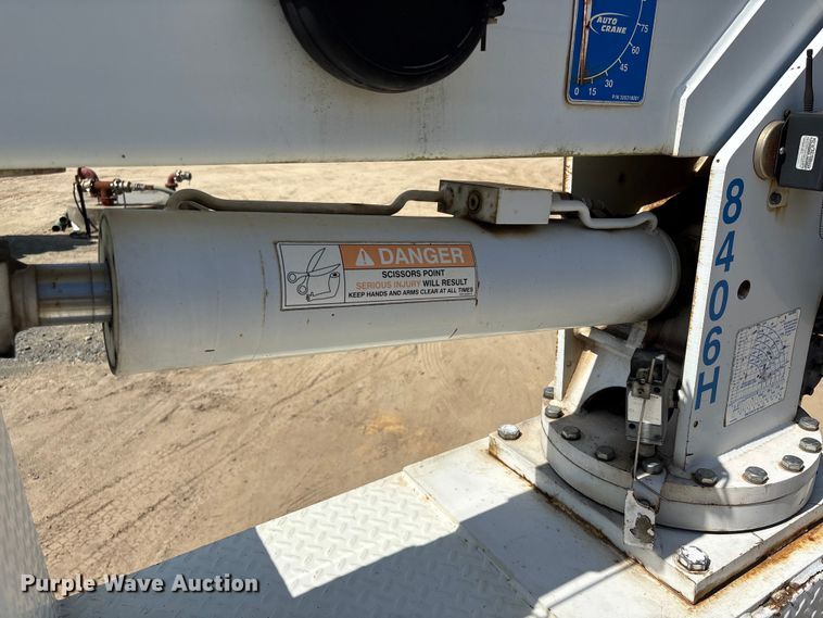 image for item EU0509 2005 International 4300 utility / service truck