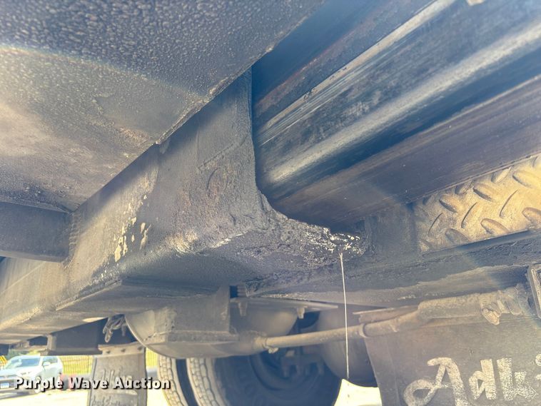 image for item EU0509 2005 International 4300 utility / service truck