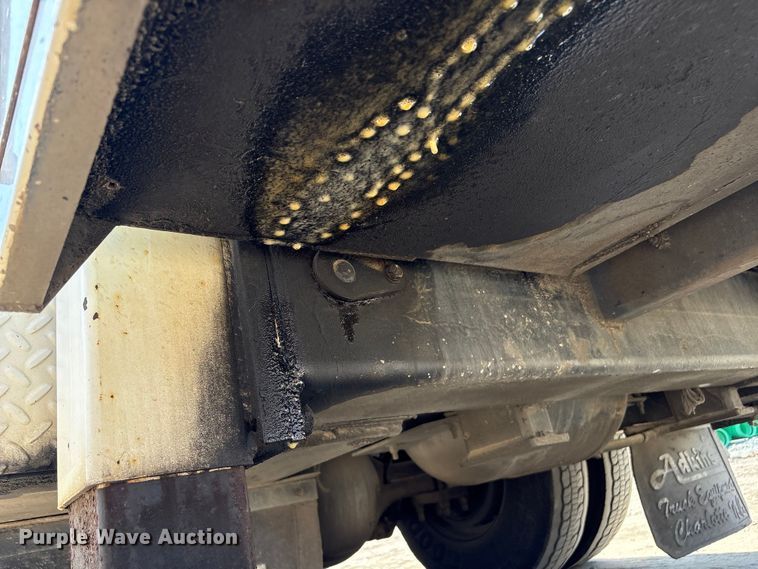 image for item EU0509 2005 International 4300 utility / service truck