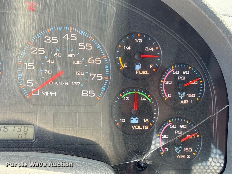 image for item EU0509 2005 International 4300 utility / service truck