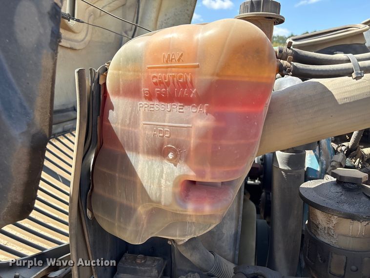 image for item EU0509 2005 International 4300 utility / service truck