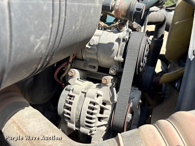 image for item EU0509 2005 International 4300 utility / service truck