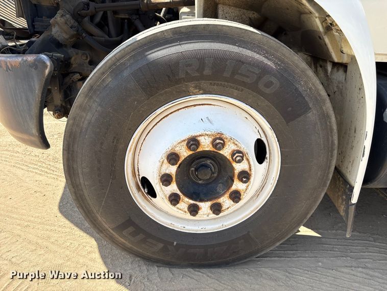 image for item EU0509 2005 International 4300 utility / service truck