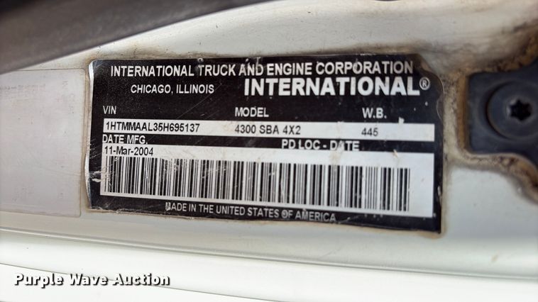 image for item EU0509 2005 International 4300 utility / service truck