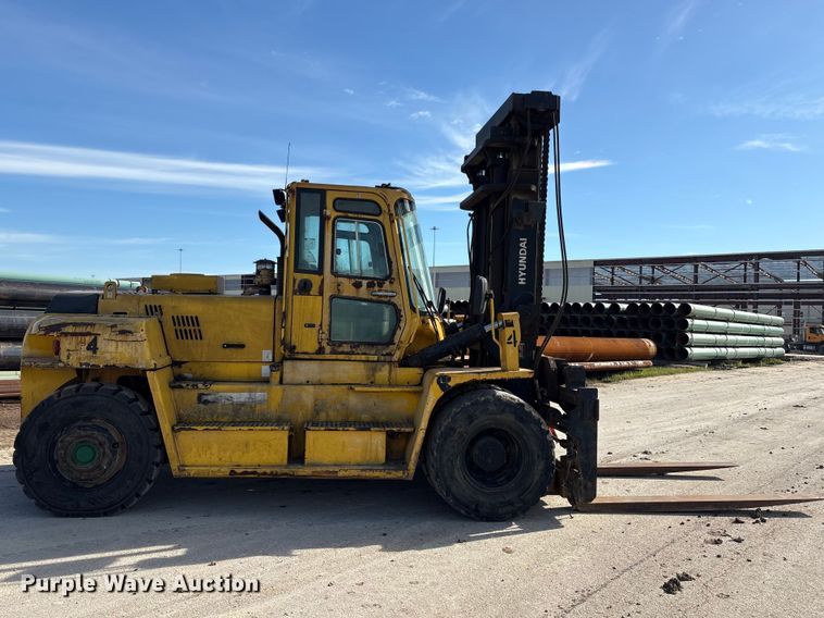 image for item EU0519 Hyundai 160D-7E forklift
