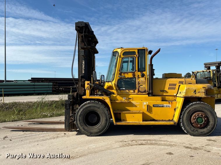 image for item EU0519 Hyundai 160D-7E forklift