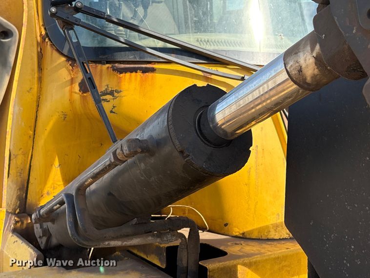 image for item EU0519 Hyundai 160D-7E forklift