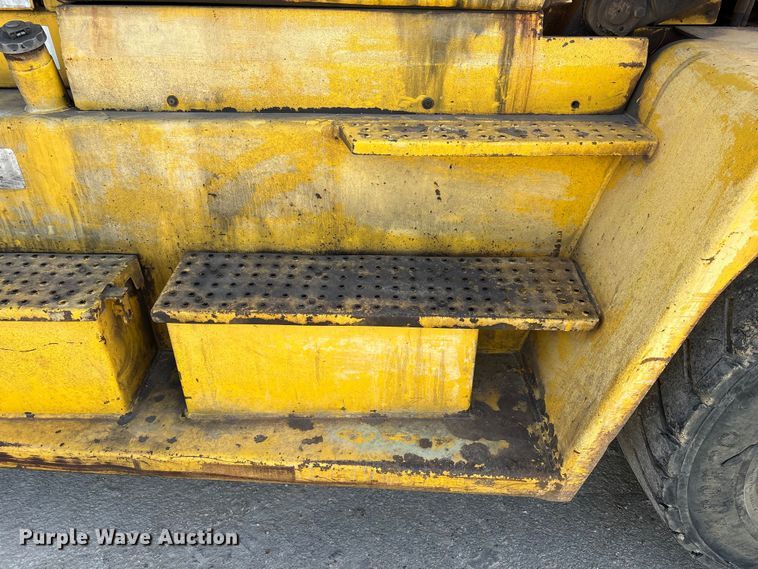 image for item EU0519 Hyundai 160D-7E forklift