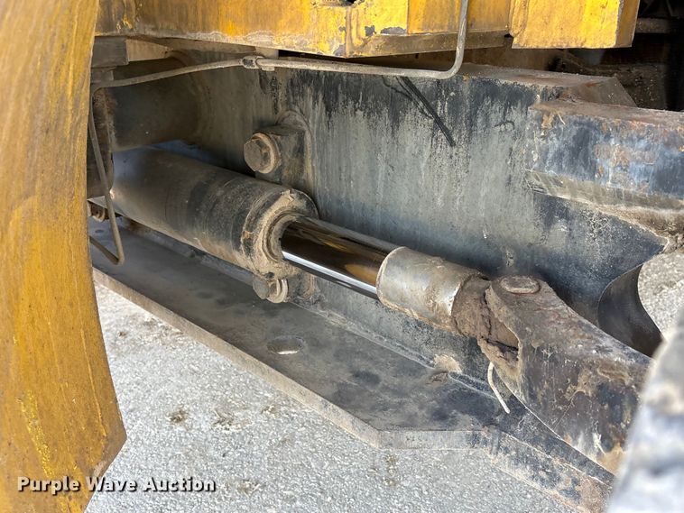 image for item EU0519 Hyundai 160D-7E forklift