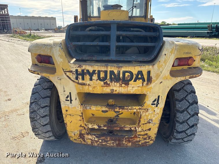 image for item EU0519 Hyundai 160D-7E forklift