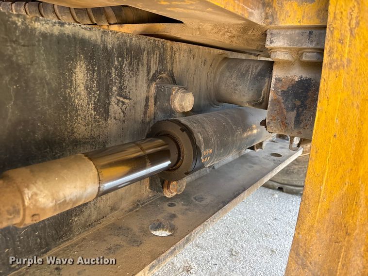 image for item EU0519 Hyundai 160D-7E forklift