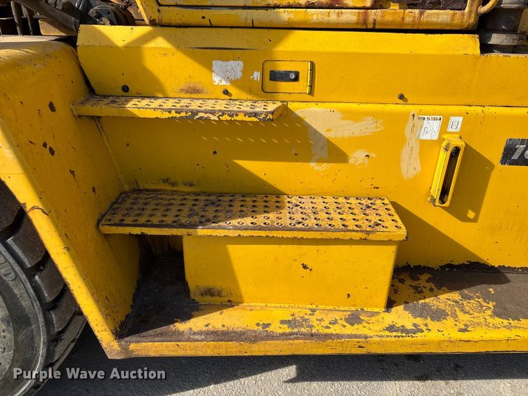 image for item EU0519 Hyundai 160D-7E forklift