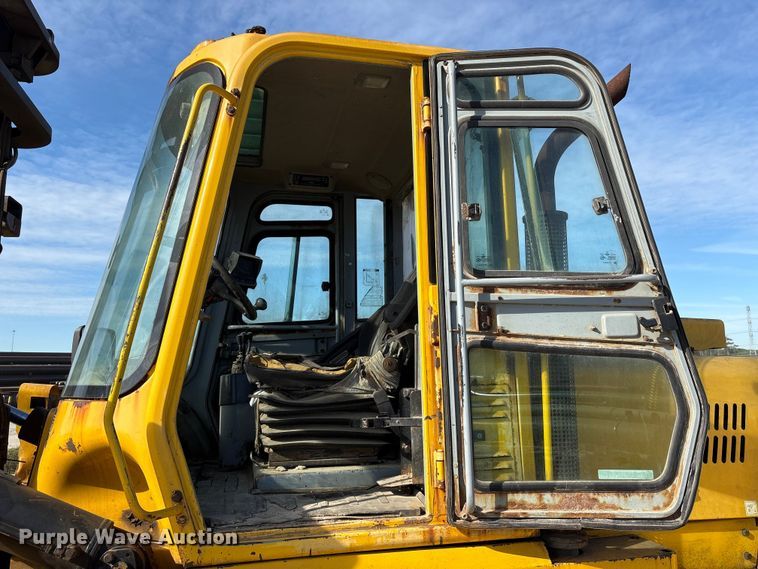 image for item EU0519 Hyundai 160D-7E forklift