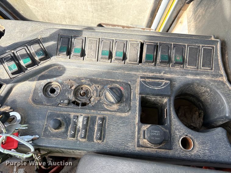 image for item EU0519 Hyundai 160D-7E forklift