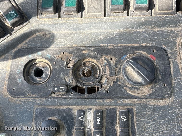 image for item EU0519 Hyundai 160D-7E forklift