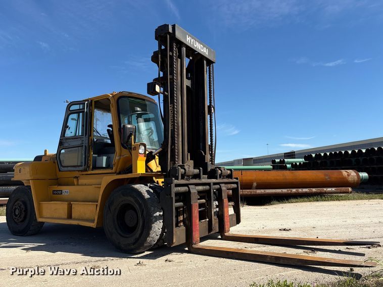 image for item EU0520 Hyundai 160D-7E forklift