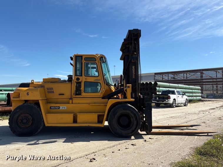 image for item EU0520 Hyundai 160D-7E forklift