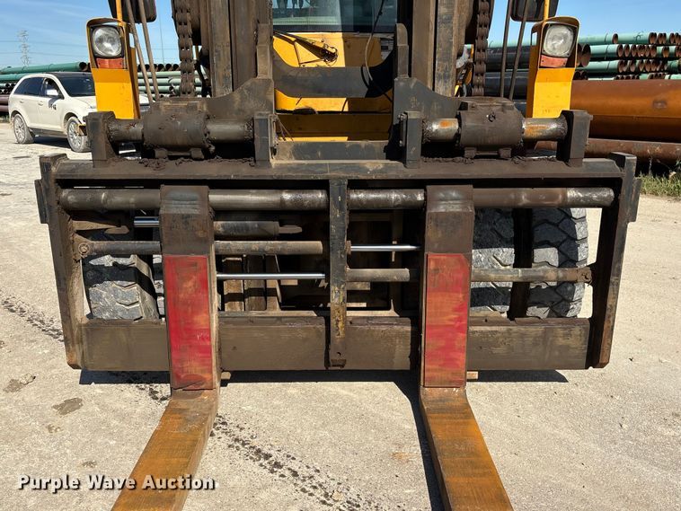 image for item EU0520 Hyundai 160D-7E forklift