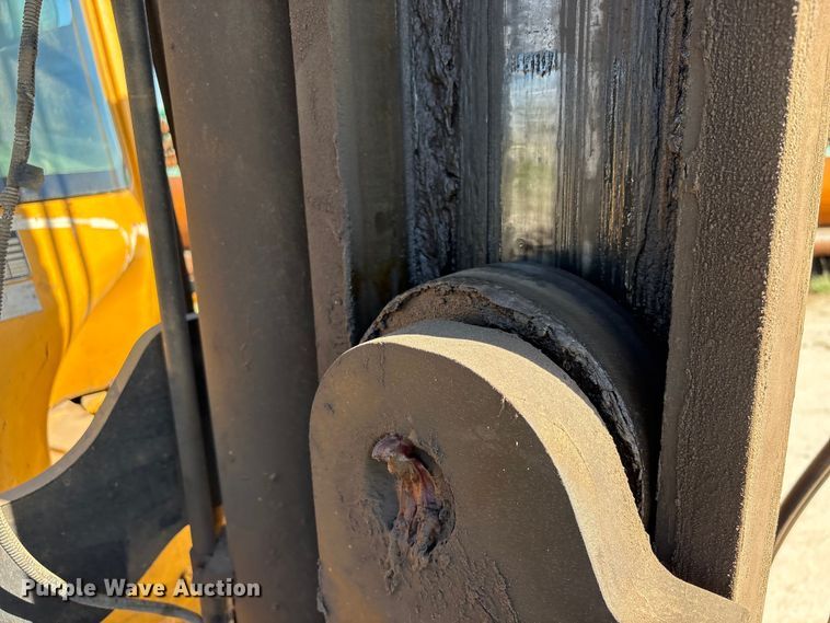 image for item EU0520 Hyundai 160D-7E forklift