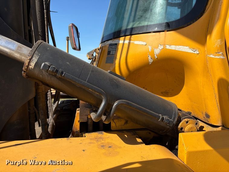 image for item EU0520 Hyundai 160D-7E forklift