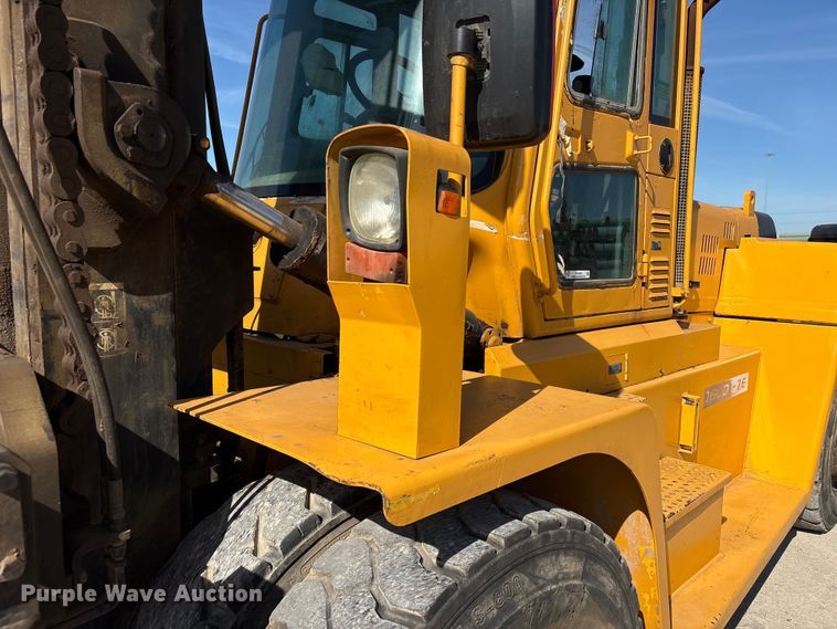 image for item EU0520 Hyundai 160D-7E forklift