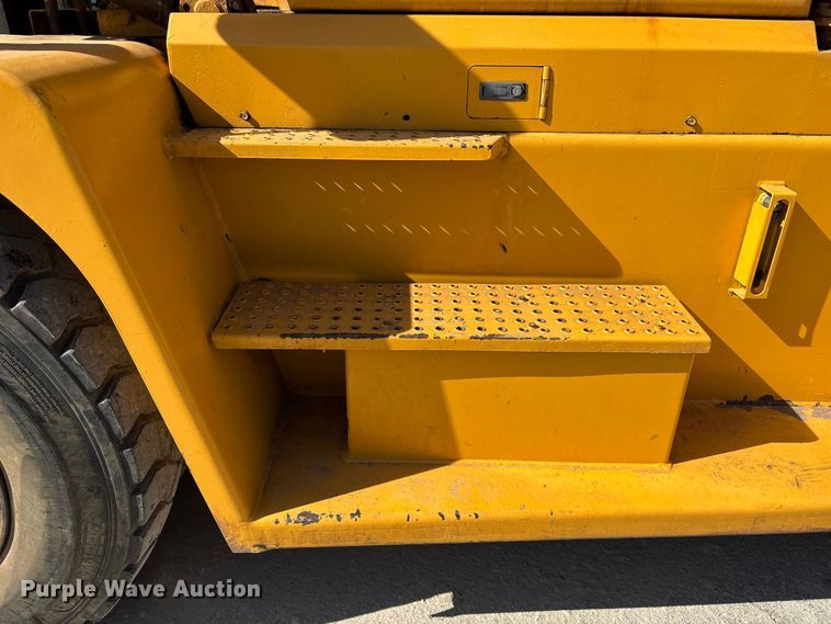 image for item EU0520 Hyundai 160D-7E forklift
