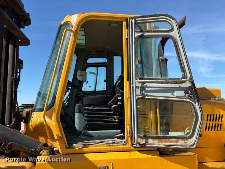 image for item EU0520 Hyundai 160D-7E forklift