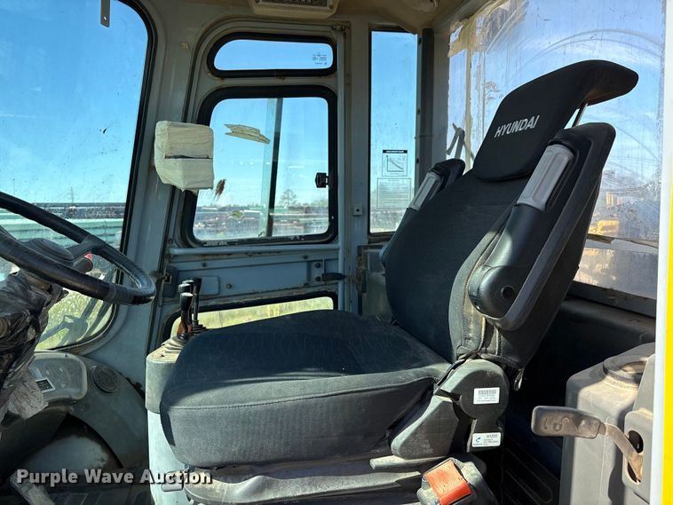 image for item EU0520 Hyundai 160D-7E forklift