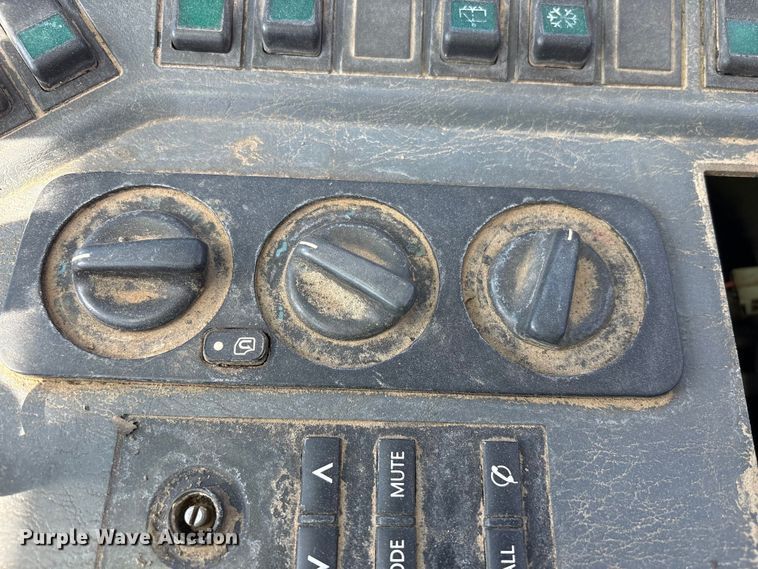image for item EU0520 Hyundai 160D-7E forklift