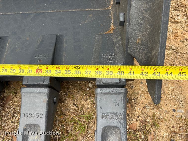 image for item EU0569 Smart Charm SCGB200-CAT320D-42GP excavator bucket