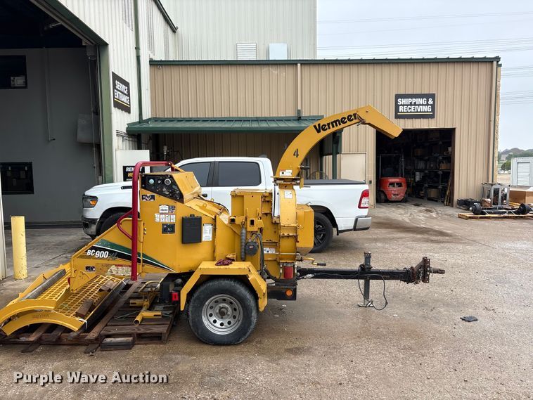 image for item EU5511 2016 Vermeer BC900XL wood chipper