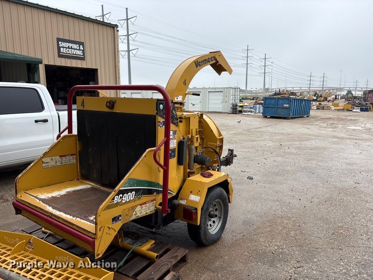 image for item EU5511 2016 Vermeer BC900XL wood chipper