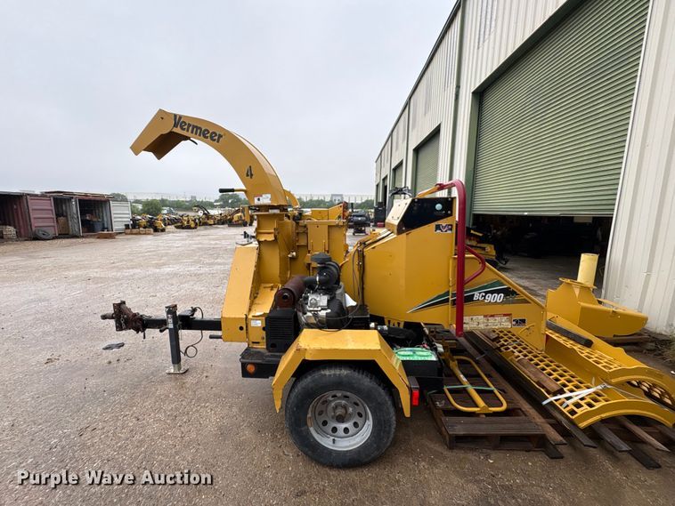 image for item EU5511 2016 Vermeer BC900XL wood chipper