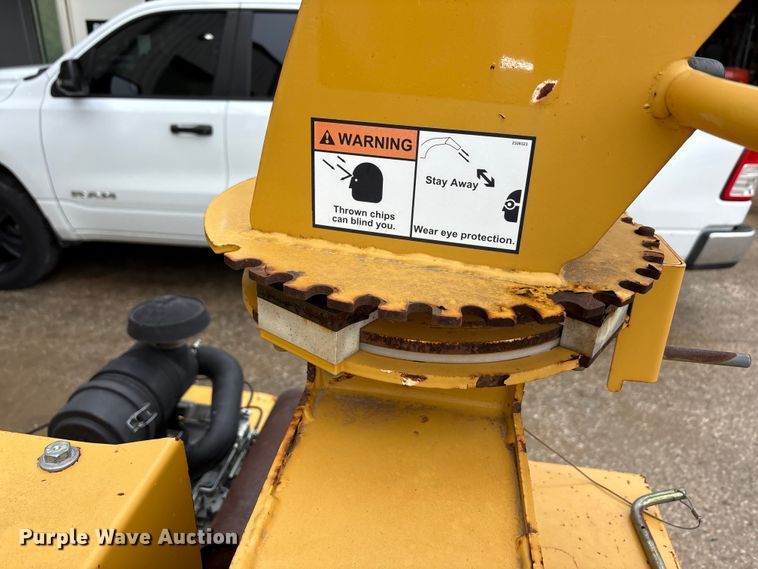 image for item EU5511 2016 Vermeer BC900XL wood chipper