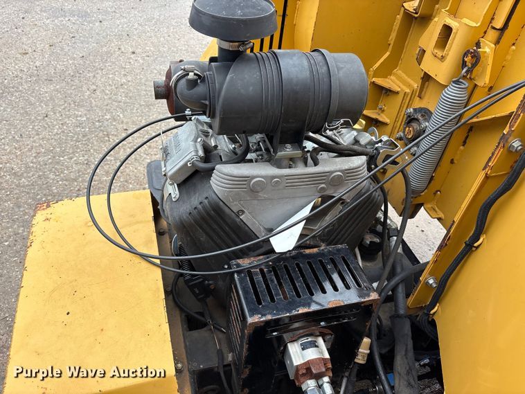 image for item EU5511 2016 Vermeer BC900XL wood chipper