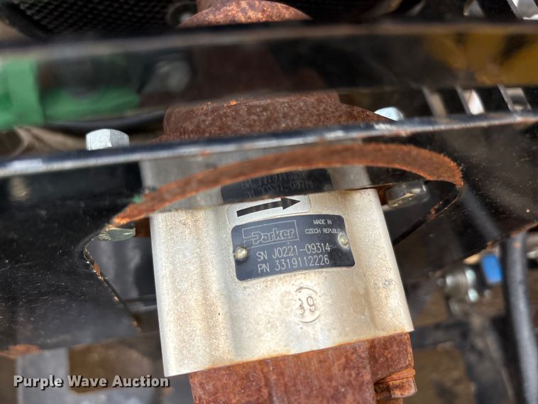 image for item EU5511 2016 Vermeer BC900XL wood chipper