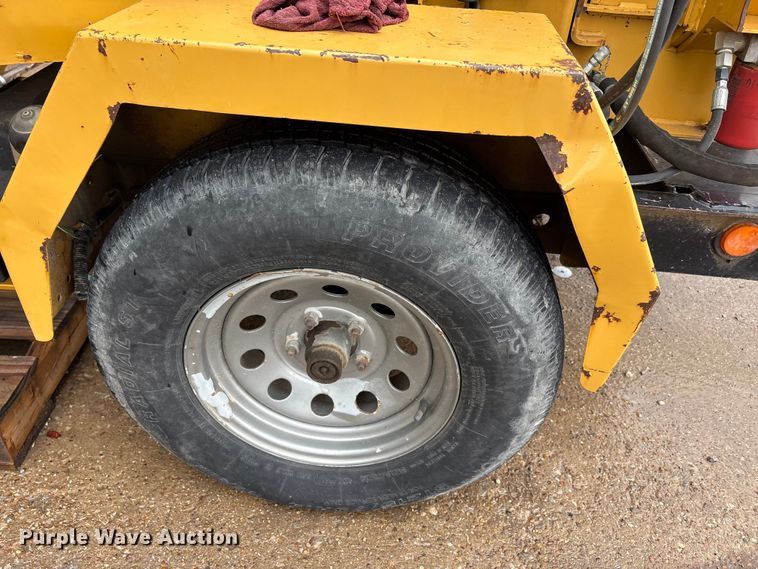 image for item EU5511 2016 Vermeer BC900XL wood chipper