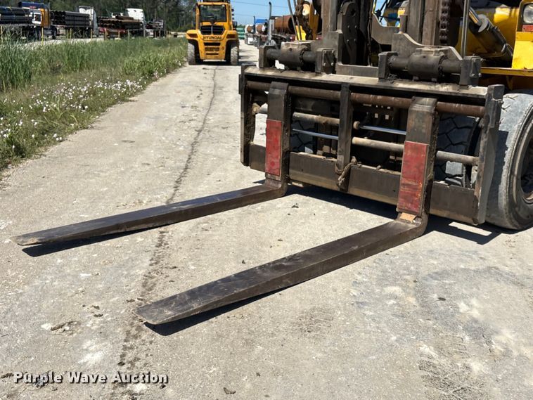 image for item EU7483 Hyundai 160D-7E forklift