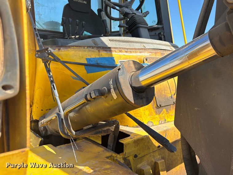 image for item EU7483 Hyundai 160D-7E forklift