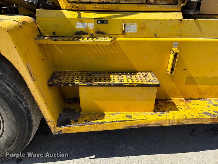 image for item EU7483 Hyundai 160D-7E forklift