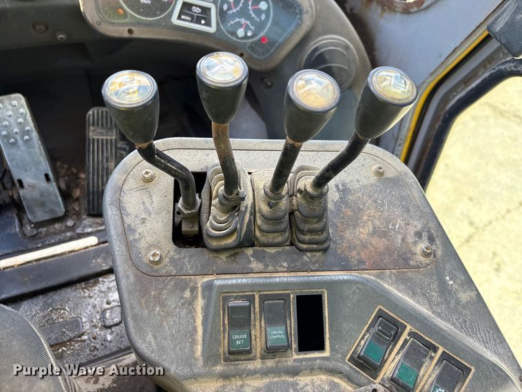 image for item EU7483 Hyundai 160D-7E forklift